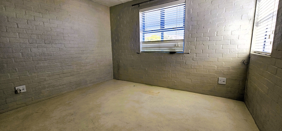 4 Bedroom Property for Sale in Paradise Beach Western Cape